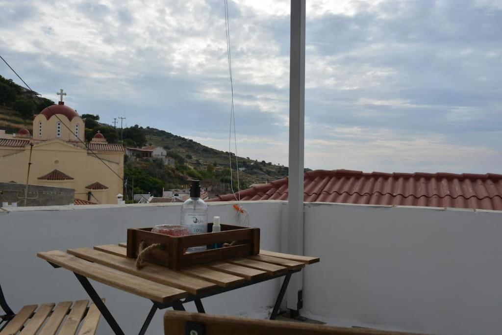 The House Of Grandma Zinios Ioulis Exterior foto